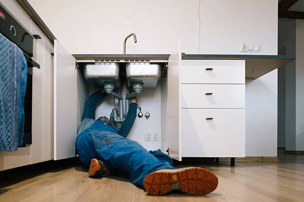 Professional Leak Detection technician working in Alledonia, OH